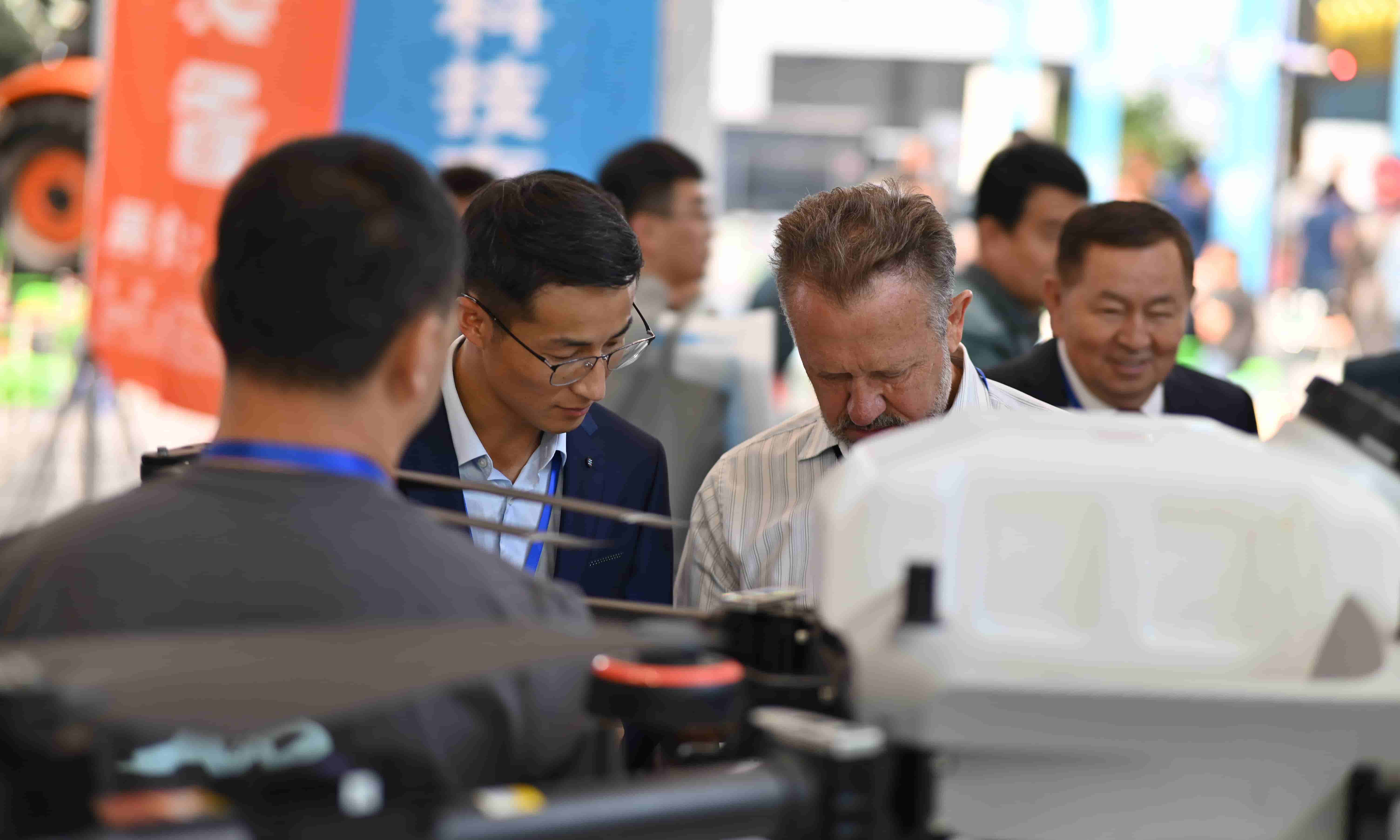 Topxgun занимает центральное место на выставке сельскохозяйственной техники в Синьцзяне 2023 года