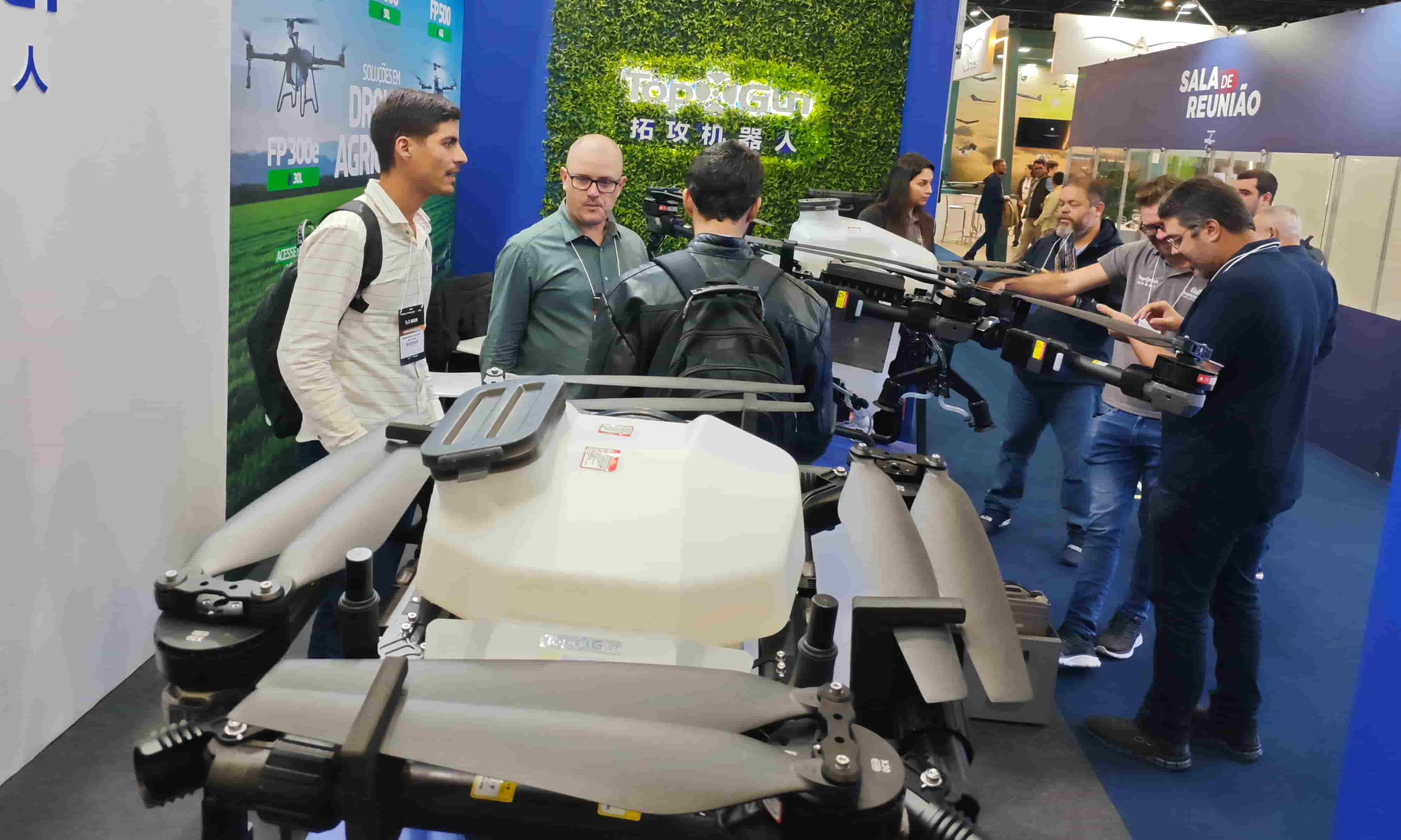 Agri Drone от TopXGun на выставке DroneShow 2025 в Бразилии